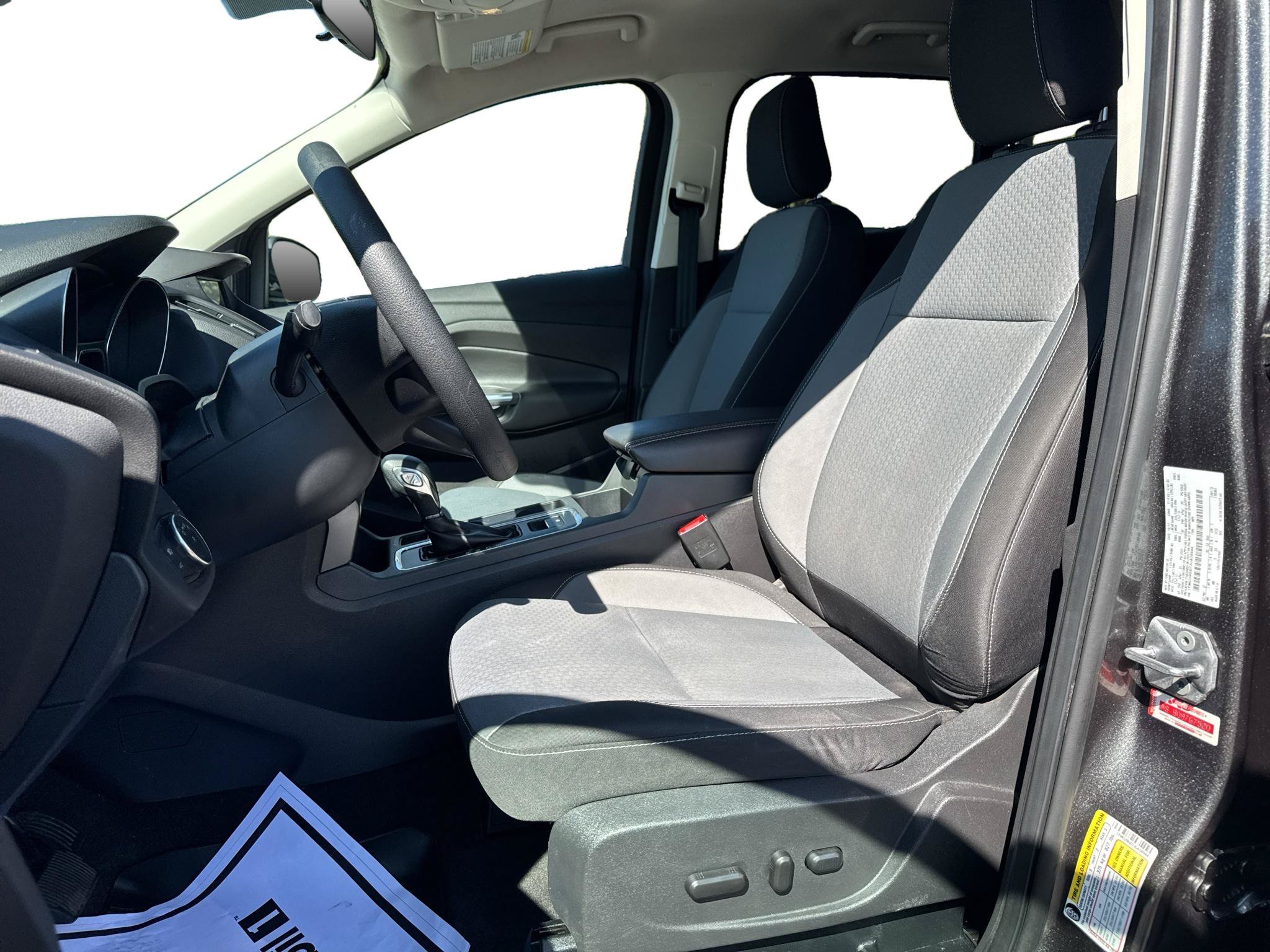 Certified 2018 Ford Escape SE w/ SE Sync 3 Package AWD/4WD image 9