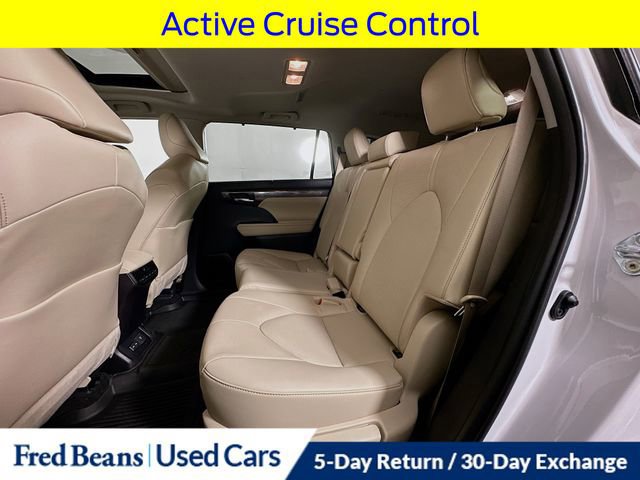 Used 2023 Toyota Highlander Limited image 27