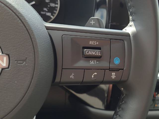 Used 2025 Nissan Pathfinder SV FWD image 29