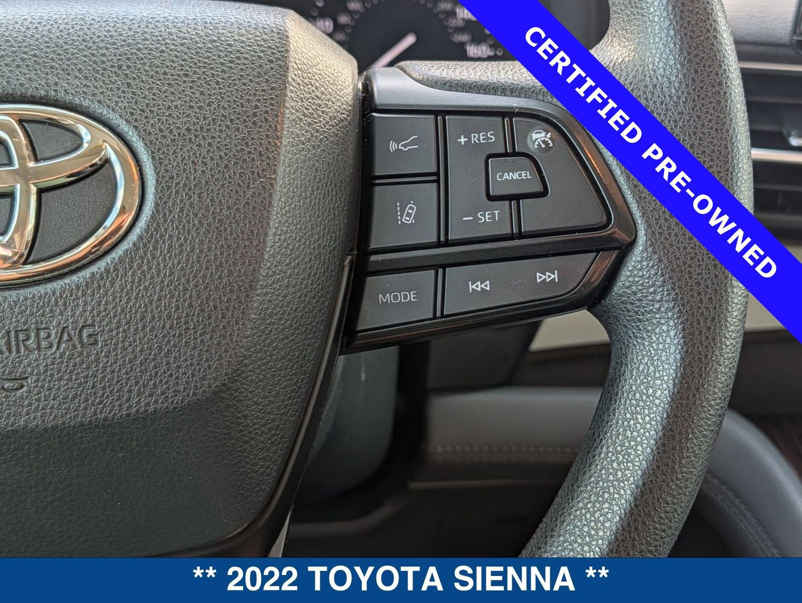 Used 2022 Toyota Sienna LE image 25