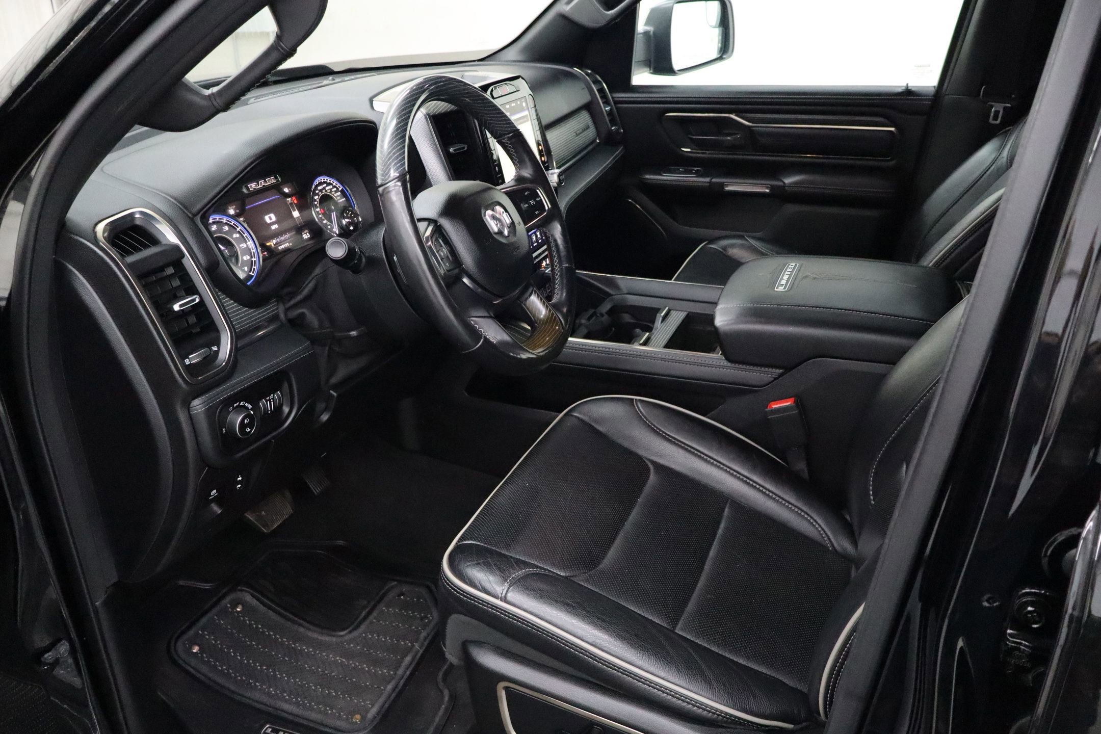 Used 2021 RAM 1500 Limited w/ Body Color Bumper Group image 31