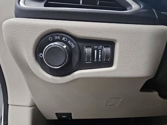 Used 2023 Chrysler Voyager LX FWD image 26