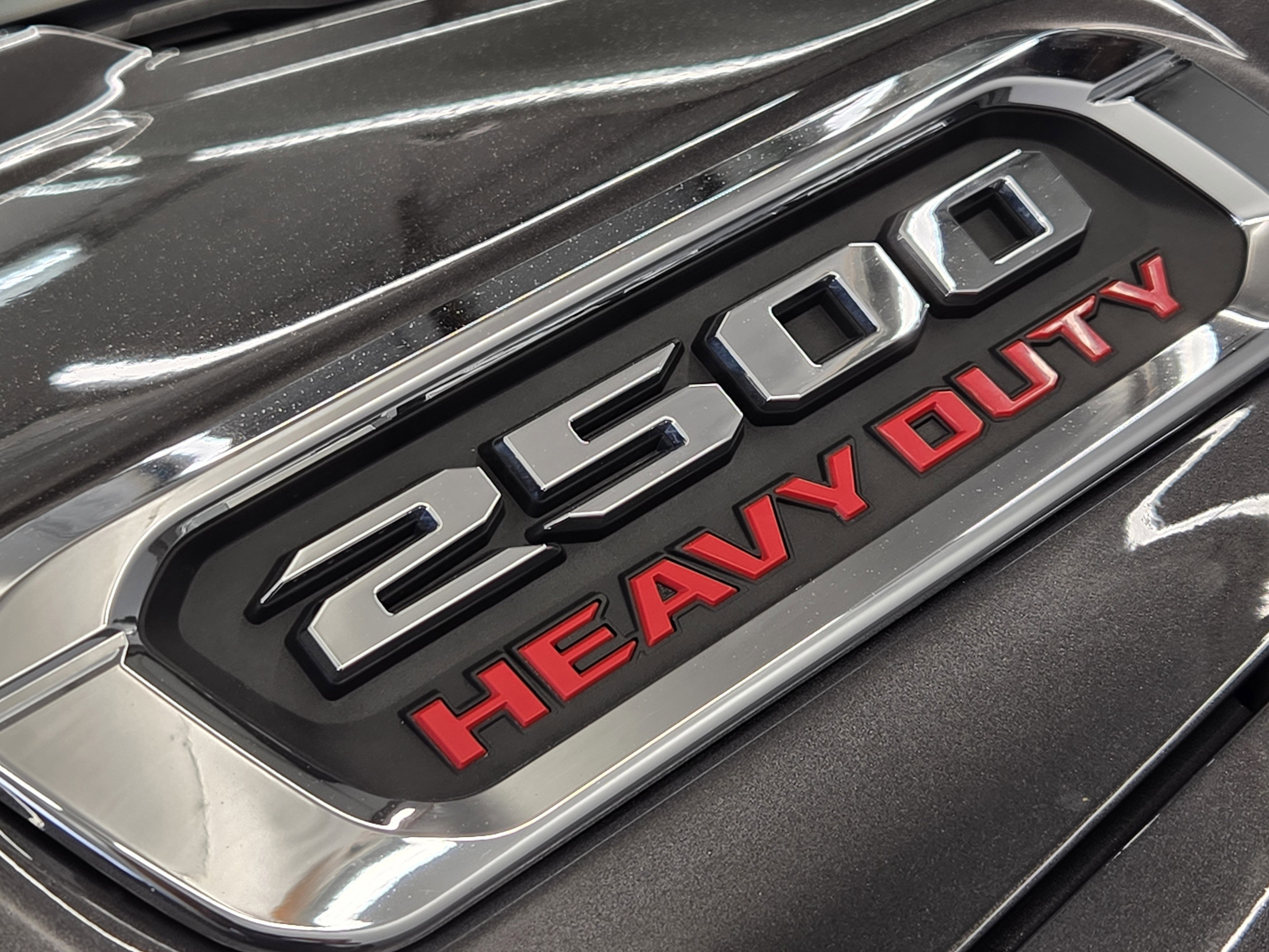 Used 2025 RAM 2500 Laramie AWD/4WD image 13