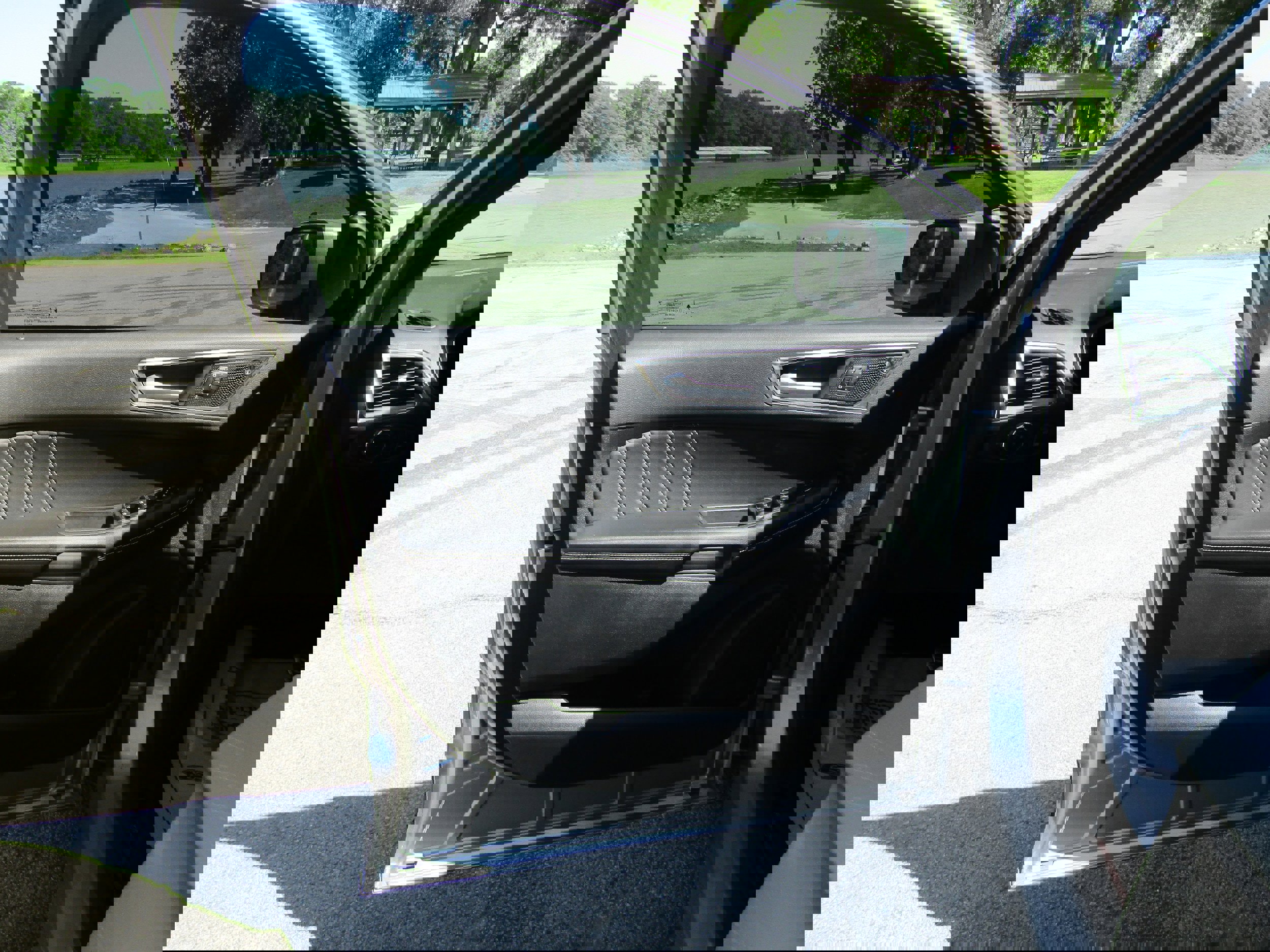 Certified 2022 Ford Edge ST w/ Equipment Group 401A image 13