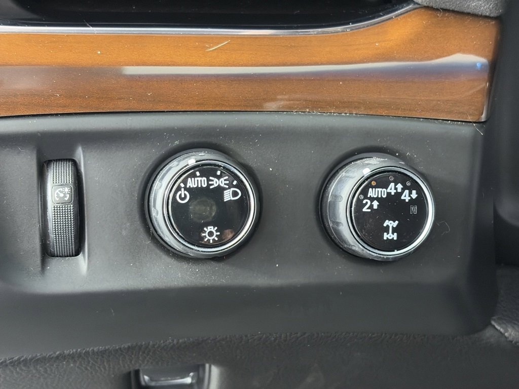 Used 2018 Cadillac Escalade Premium Luxury image 24