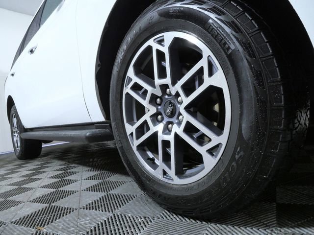 Certified 2025 Ford Expedition Active AWD/4WD image 7