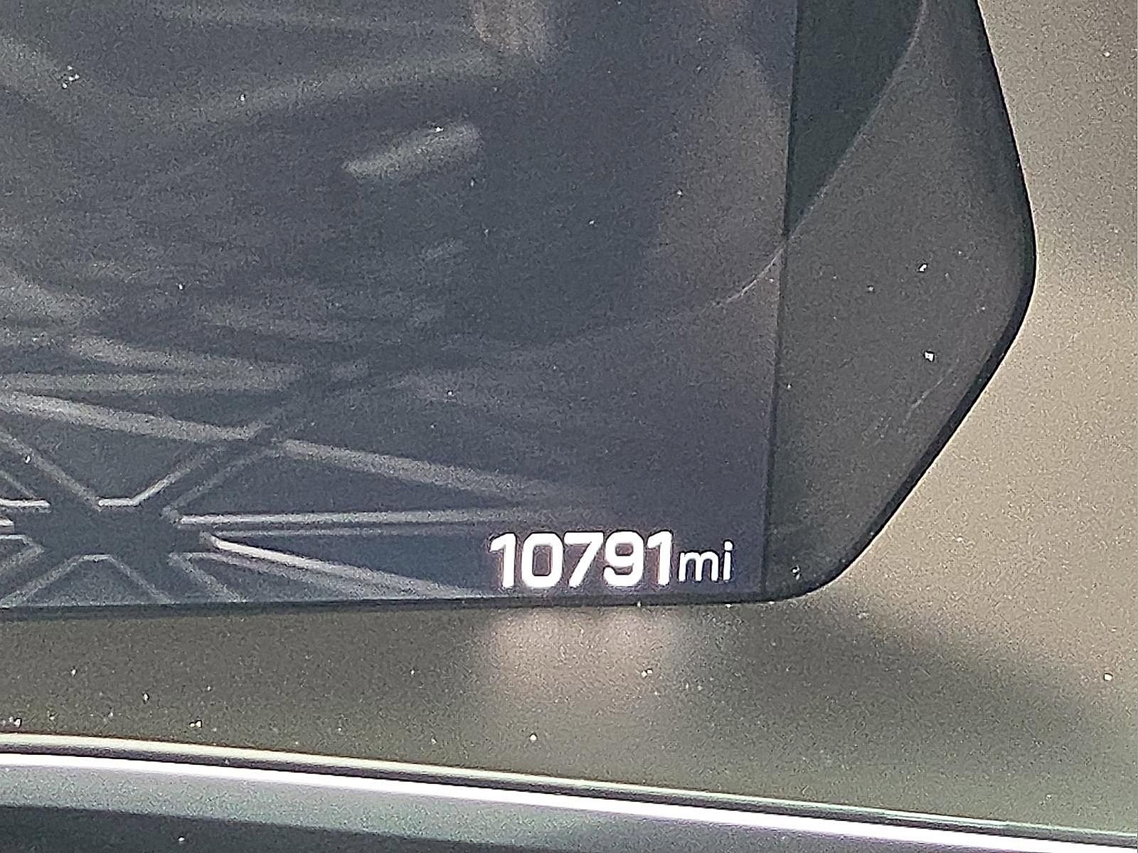 Used 2025 GMC Canyon AT4 w/ Technology Plus Package image 23