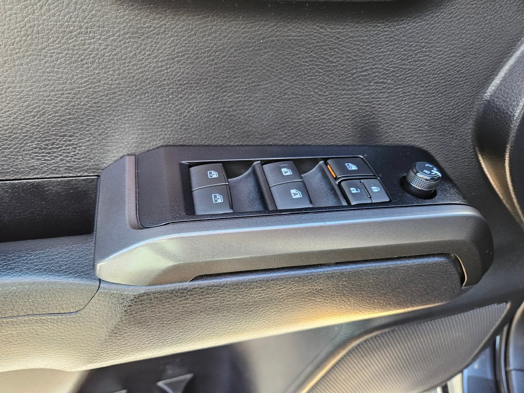 Used 2022 Toyota Tacoma TRD Off-Road AWD/4WD image 22