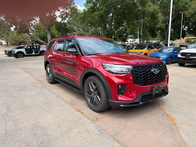Certified 2025 Ford Explorer ST-Line w/ Premium Package AWD/4WD image 8