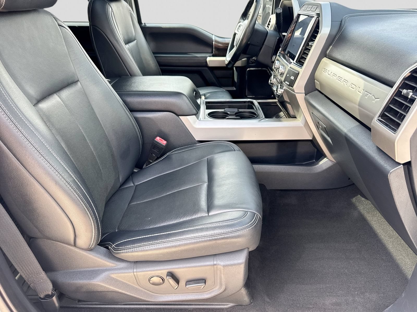 Certified 2022 Ford F350 Lariat w/ Black Appearance Package AWD/4WD image 29
