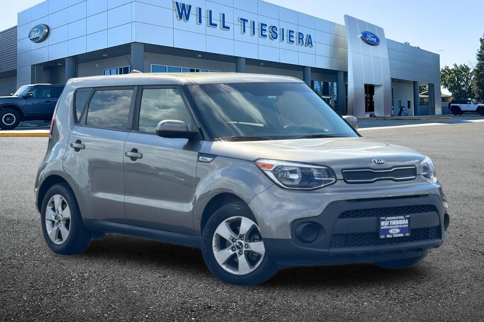 Used 2017 Kia Soul BASE image 2