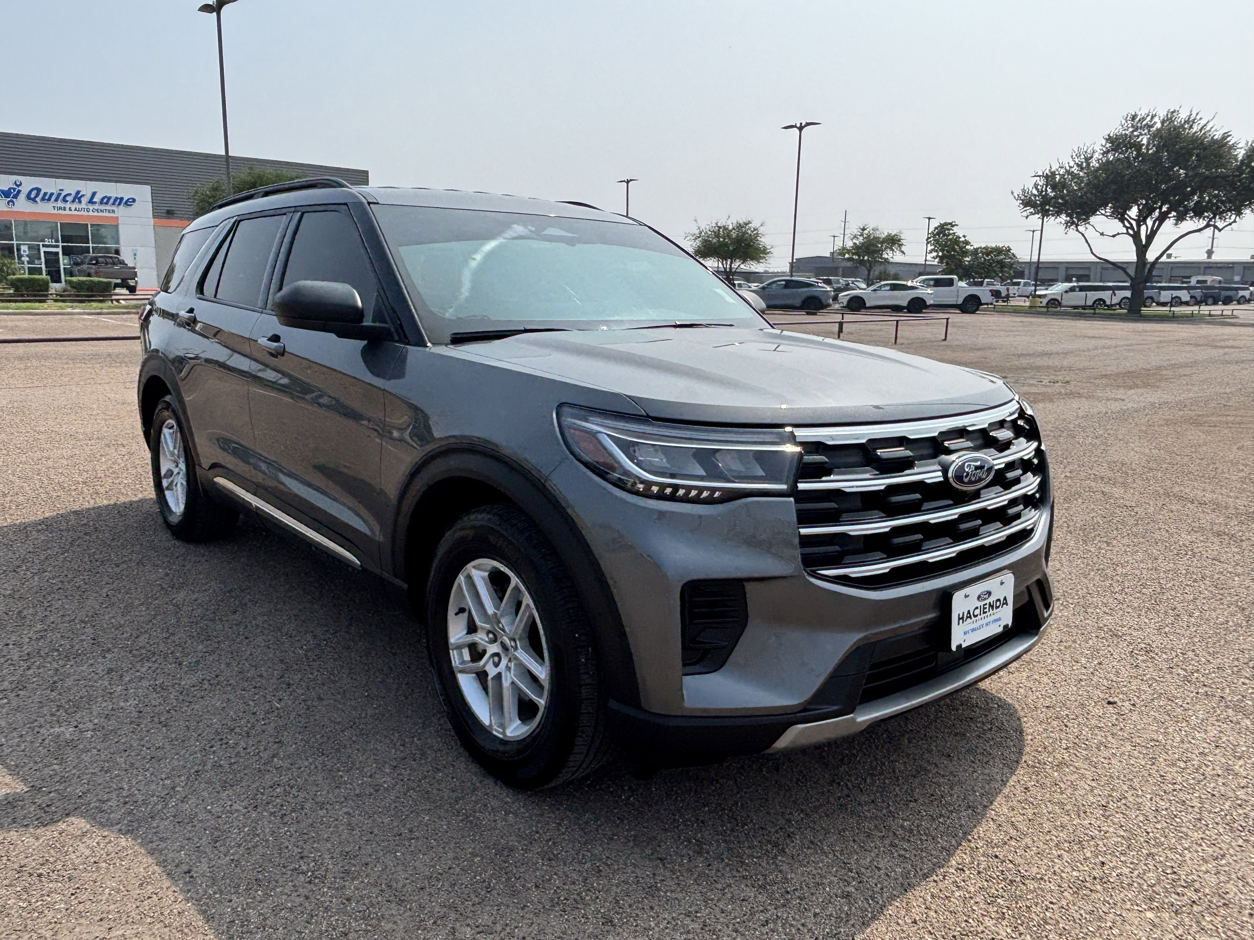Certified 2025 Ford Explorer Active RWD image 5