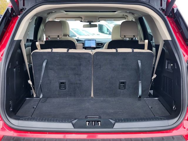 Certified 2022 Ford Explorer XLT w/ Equipment Group 202A image 34