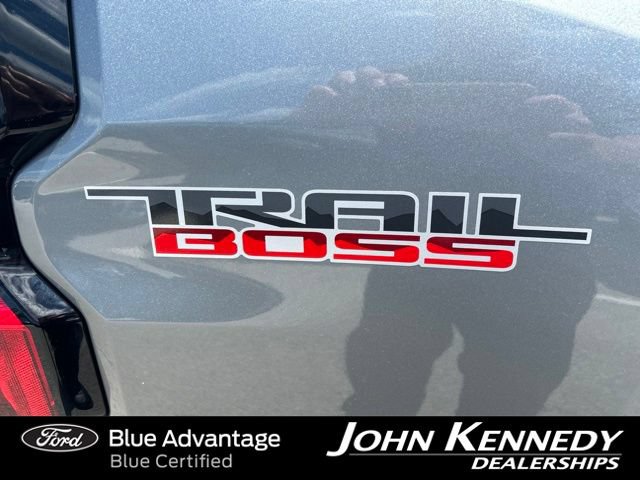 Used 2024 Chevrolet Colorado Trail Boss w/ Technology Package AWD/4WD image 11
