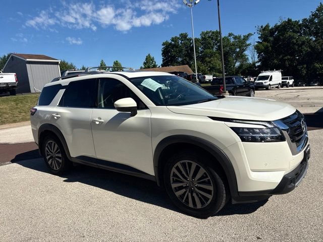 Used 2024 Nissan Pathfinder SL w/ SL Premium Package AWD/4WD image 14