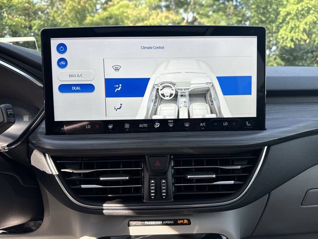 Certified 2023 Ford Escape SE w/ PHEV Premium Package FWD image 18