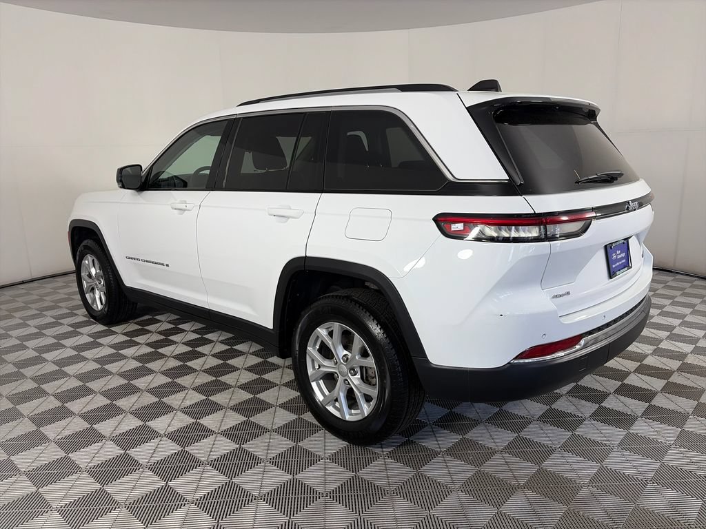 Used 2024 Jeep Grand Cherokee Limited AWD/4WD image 5