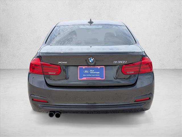 Used 2017 BMW 330i xDrive Sedan AWD/4WD image 6