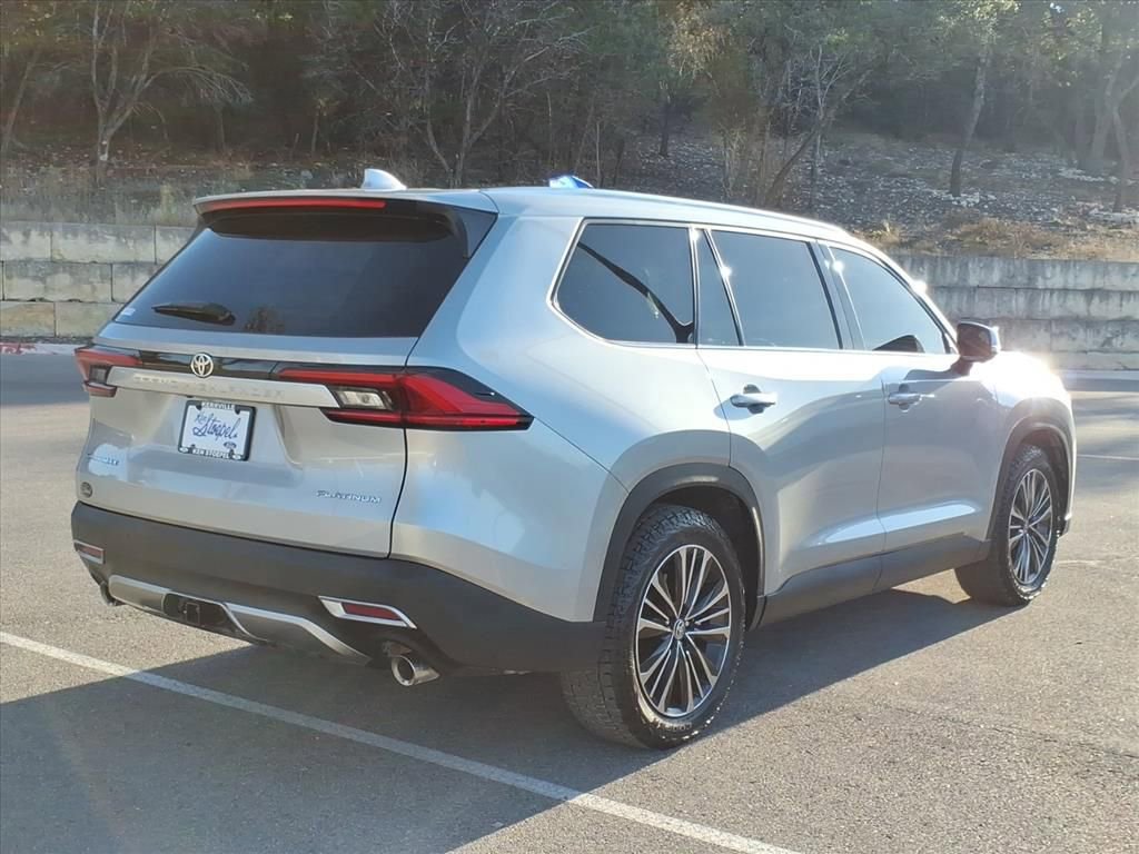 Used 2024 Toyota Grand Highlander AWD Hybrid image 3