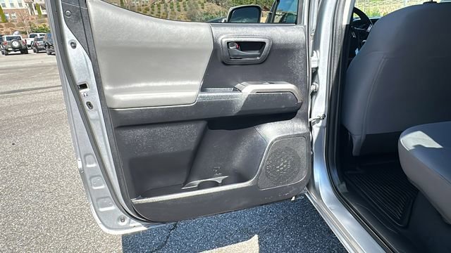 Used 2019 Toyota Tacoma SR5 AWD/4WD image 20