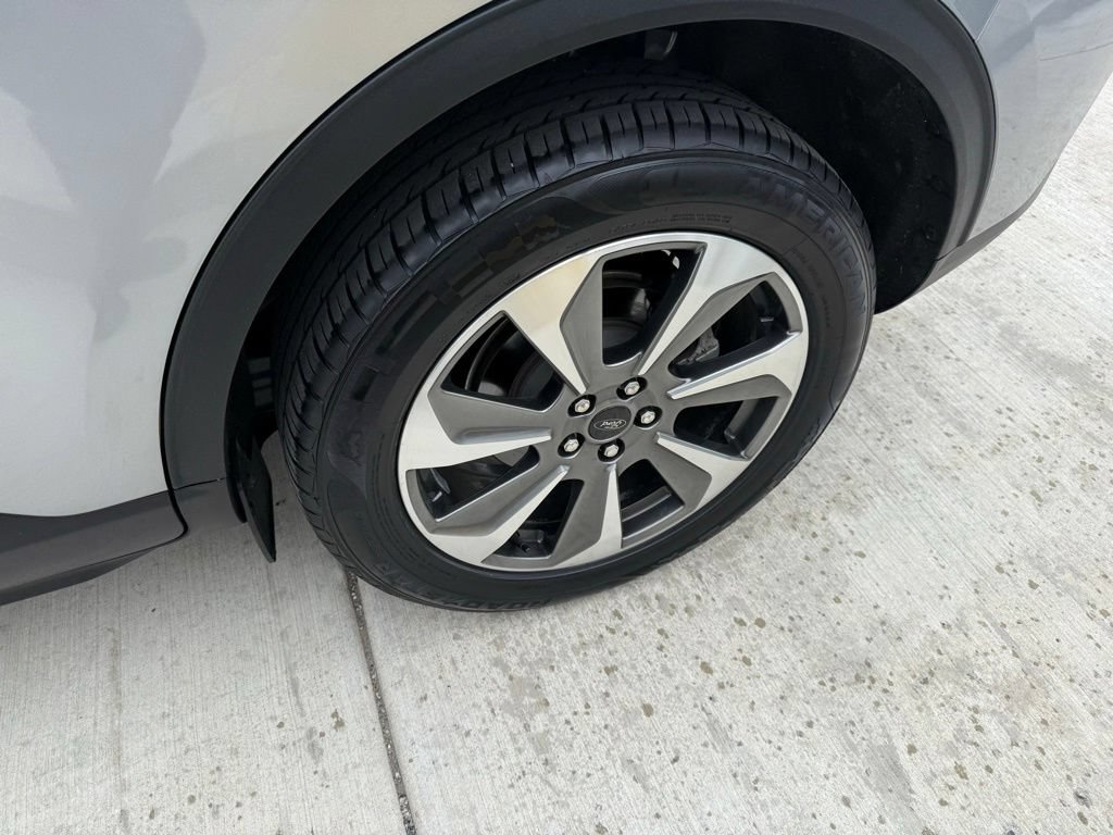 Certified 2024 Ford Escape Platinum AWD/4WD image 9