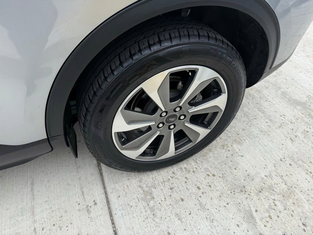 Certified 2024 Ford Escape Platinum AWD/4WD image 9
