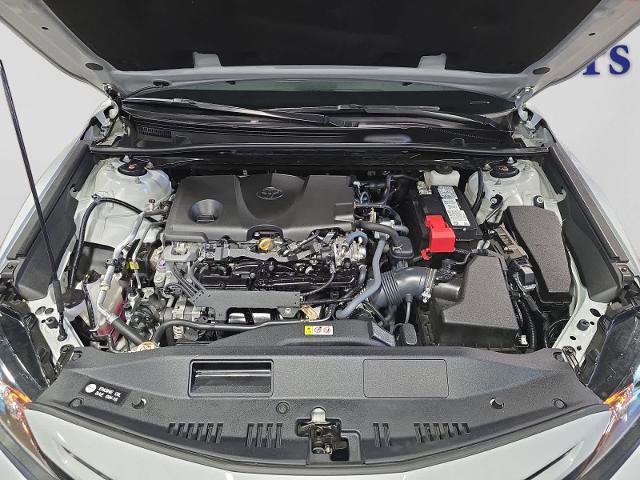 Used 2023 Toyota Camry SE w/ Cold Weather Package FWD image 8
