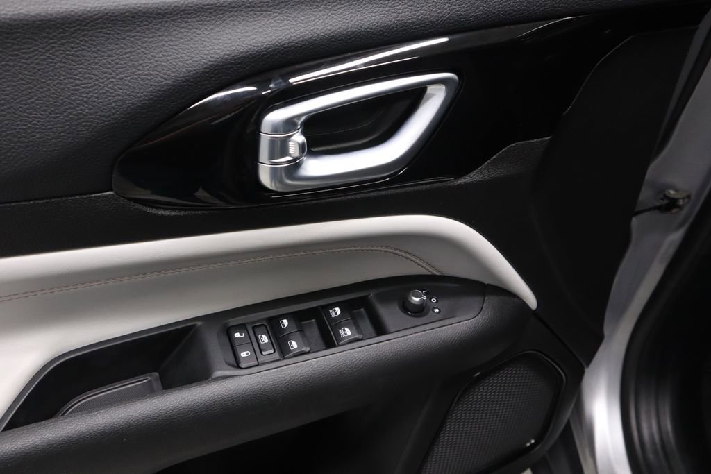 Used 2024 Jeep Compass Limited image 22