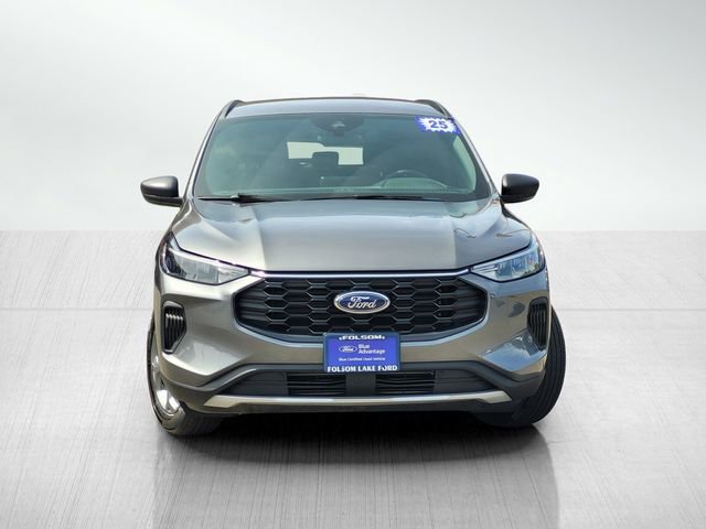 Certified 2025 Ford Escape ST-Line AWD/4WD image 2