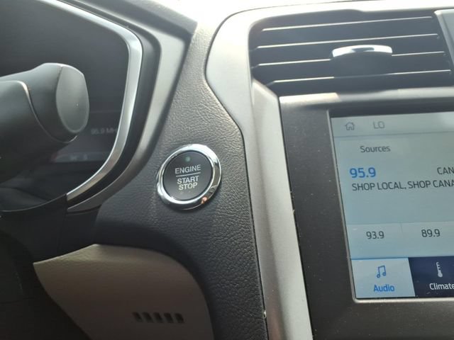Certified 2020 Ford Fusion SE FWD image 21