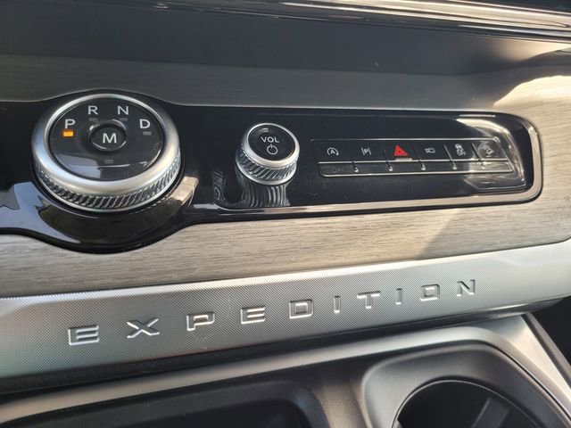 Certified 2025 Ford Expedition Platinum AWD/4WD image 24