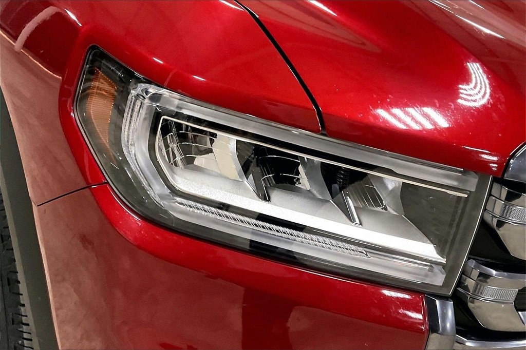 Used 2023 GMC Acadia AT4 w/ Technology Package image 27