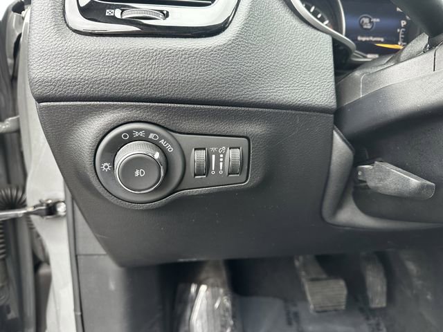 Used 2020 Jeep Compass Limited image 28