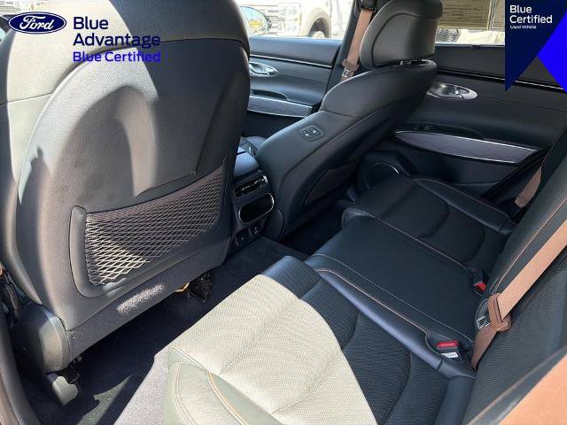 Used 2023 Genesis GV70 2.5T w/ Advanced Package AWD/4WD image 12
