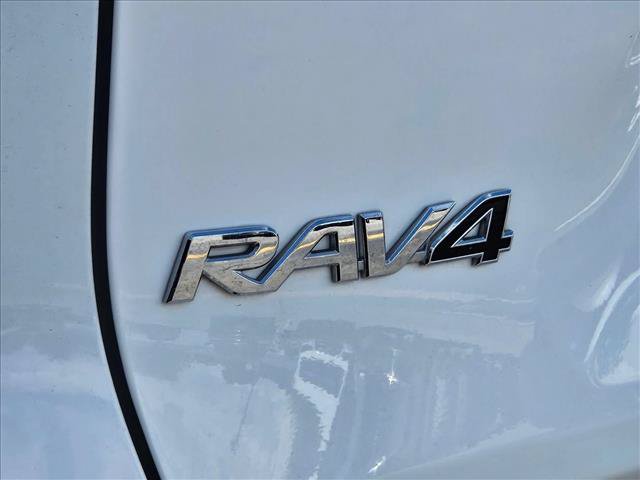 Used 2021 Toyota RAV4 LE FWD image 7