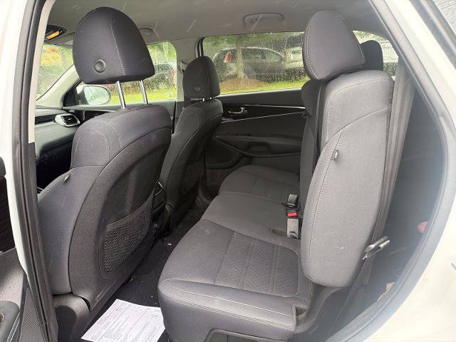 Used 2019 Kia Sorento FWD image 6