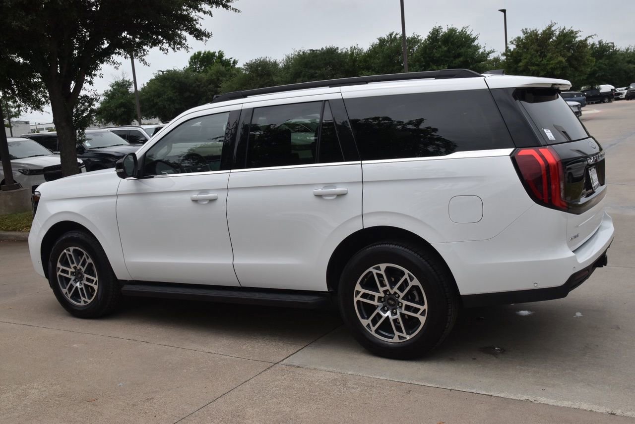 Certified 2025 Ford Expedition Active AWD/4WD image 6