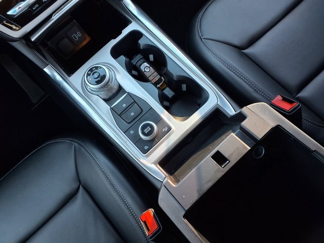 Certified 2024 Ford Explorer XLT w/ Equipment Group 202A AWD/4WD image 14