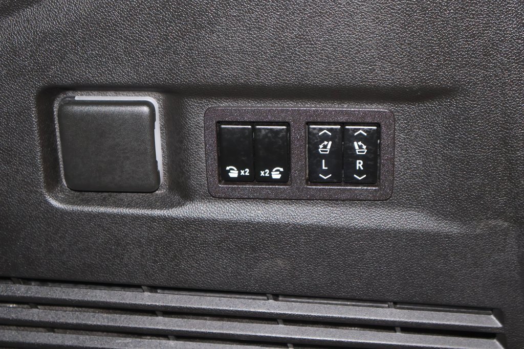 Used 2023 Chevrolet Tahoe High Country image 44