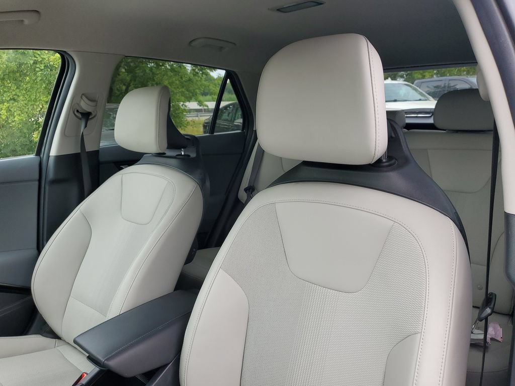 Used 2023 Kia Niro EX FWD image 12