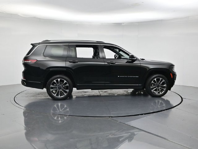 Used 2021 Jeep Grand Cherokee L Overland w/ Luxury Tech Group IV AWD/4WD image 2