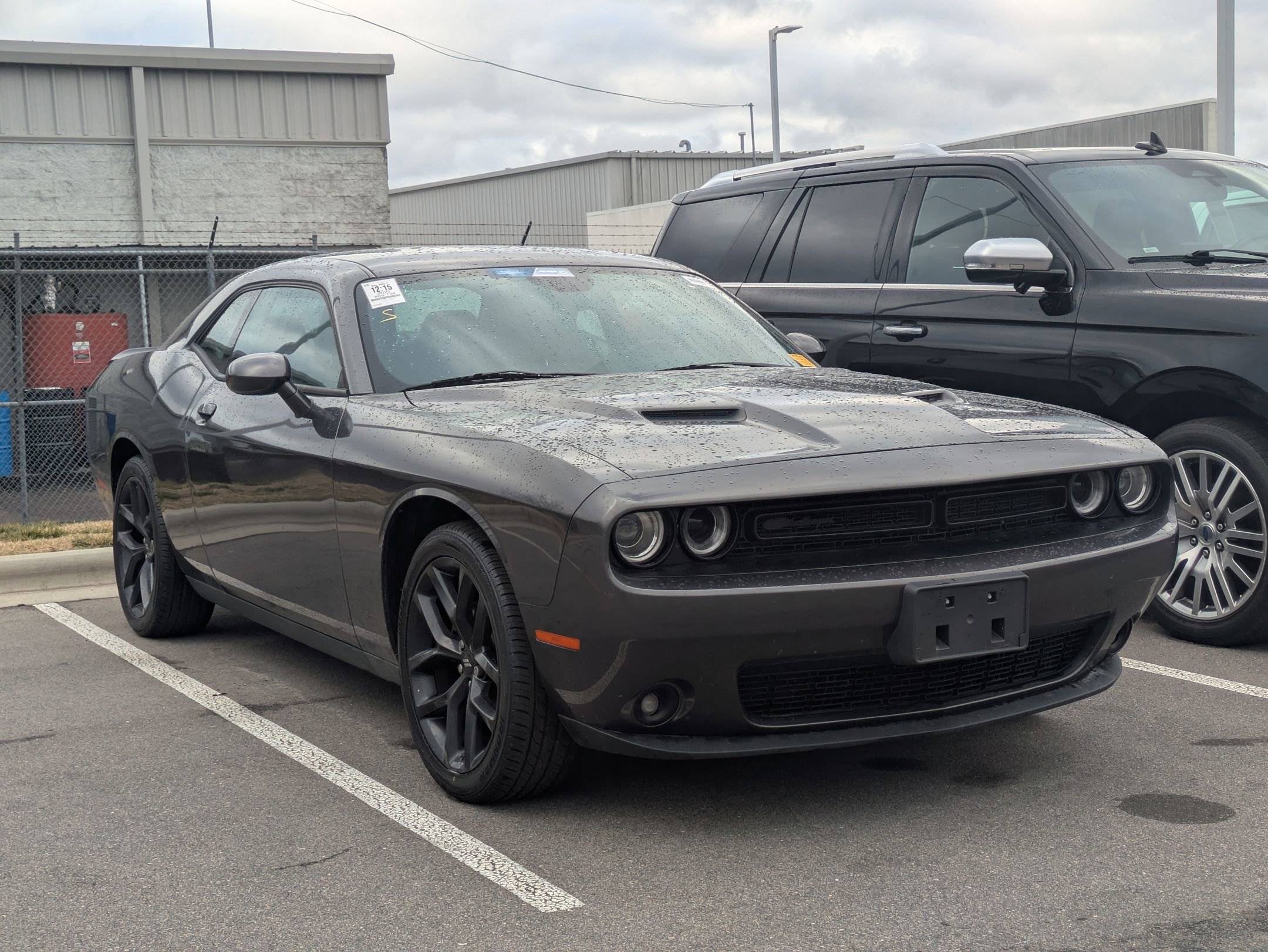 Used 2022 Dodge Challenger SXT w/ Driver Convenience Group image 2