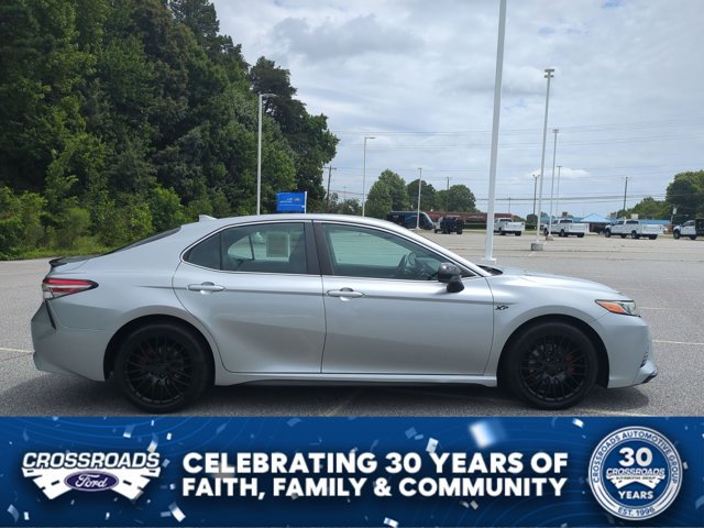 Used 2019 Toyota Camry SE FWD image 3