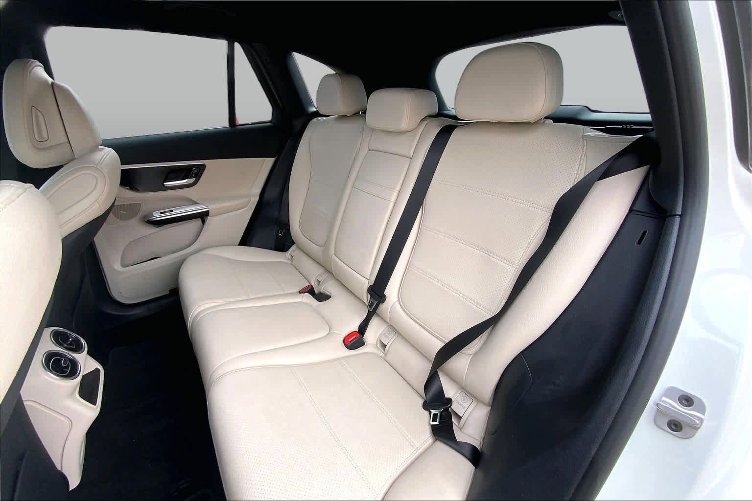 Used 2025 Mercedes-Benz GLC 300 4MATIC image 21