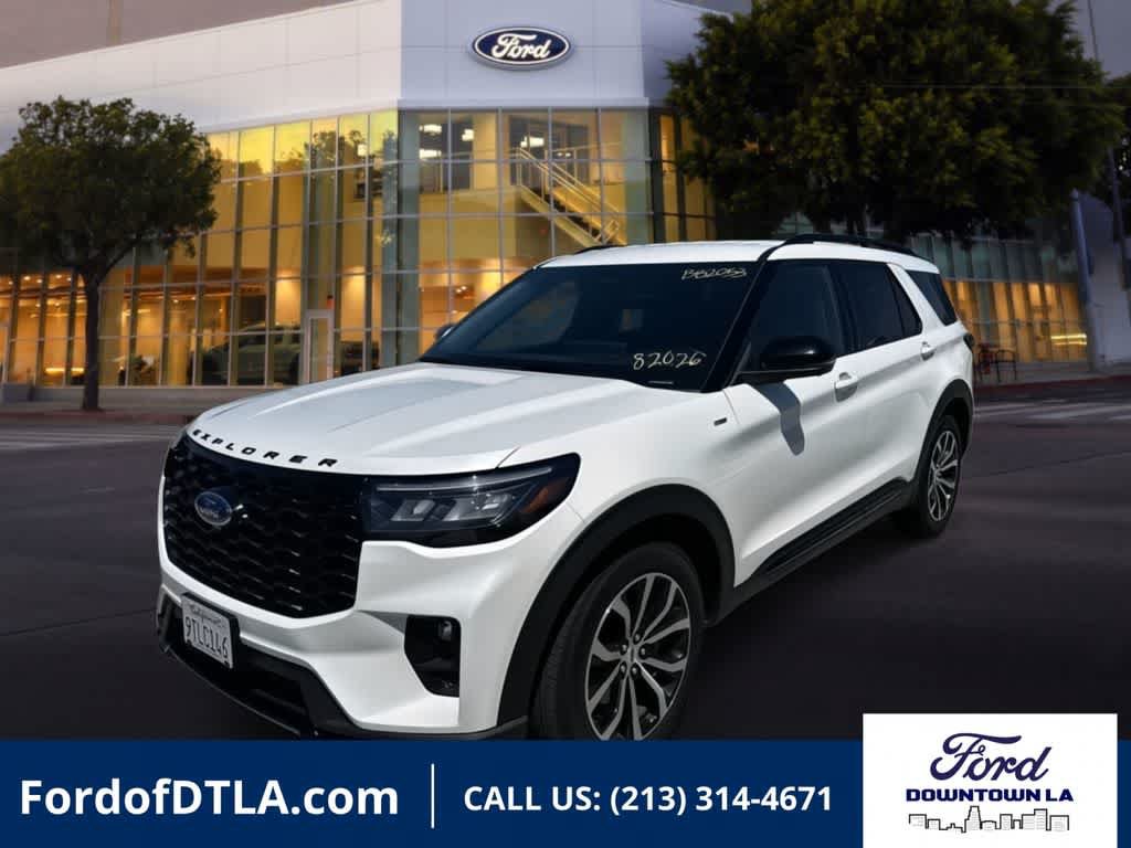 Certified 2025 Ford Explorer ST-Line RWD image 1
