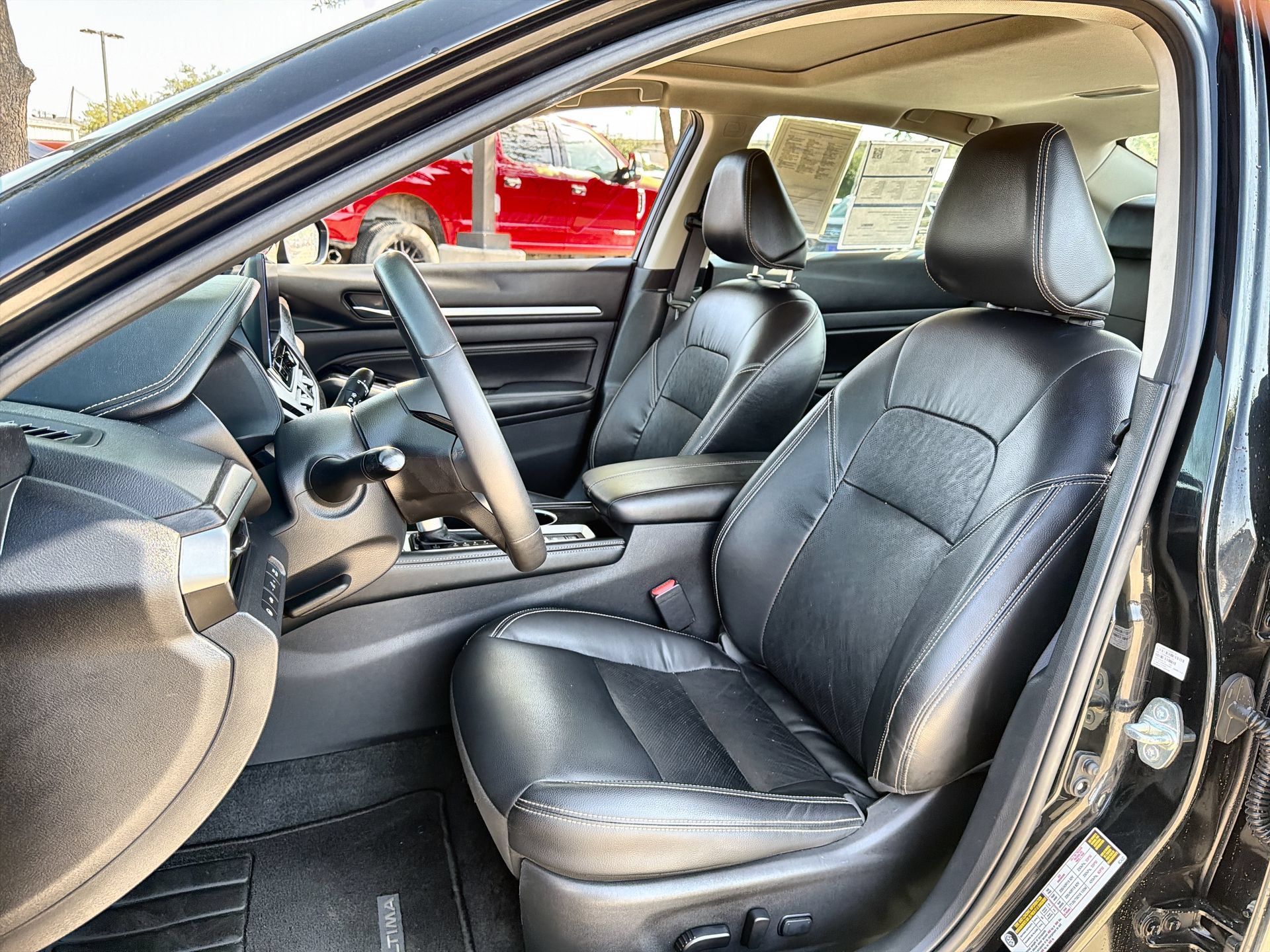 Used 2023 Nissan Altima 2.5 SL FWD image 11