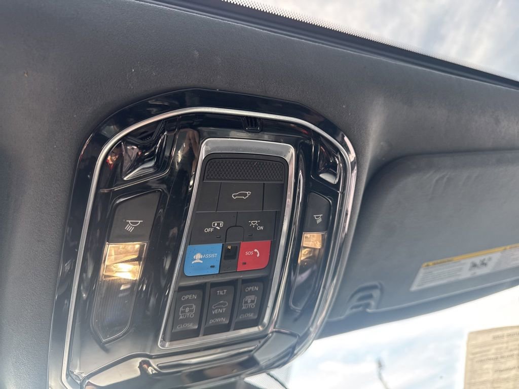 Used 2022 Jeep Grand Wagoneer Series III w/ Rear Seat Video Group 1 image 32