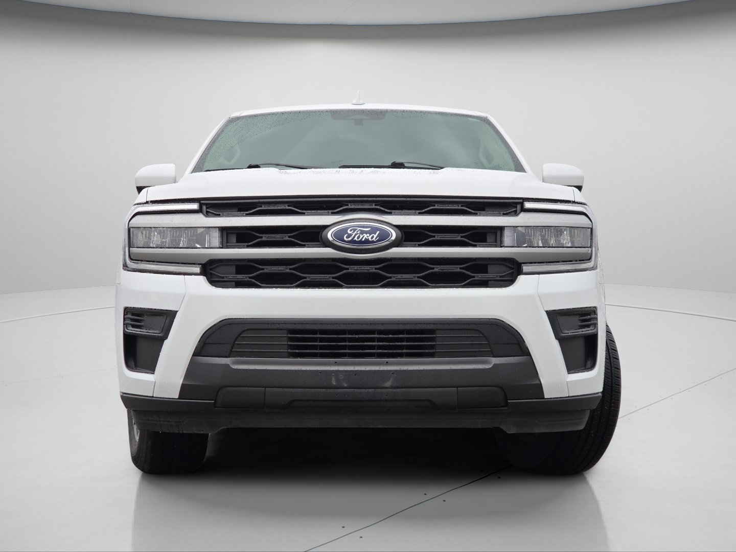 Certified 2024 Ford Expedition XLT AWD/4WD image 3