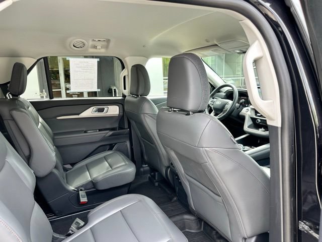 Certified 2025 Ford Explorer Active w/ Active Comfort Package AWD/4WD image 43