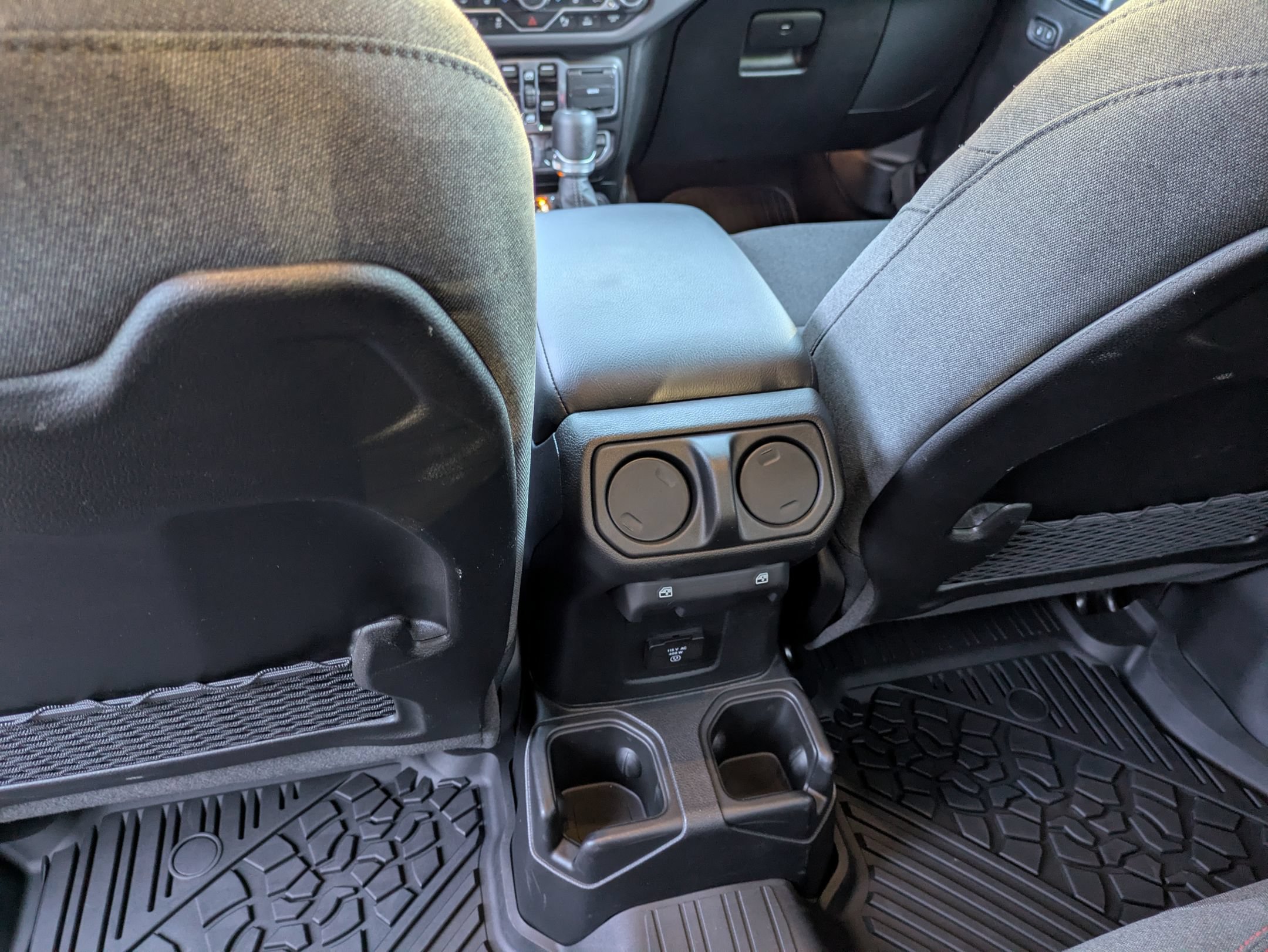 Used 2025 Jeep Gladiator Rubicon w/ Safety Group AWD/4WD image 31